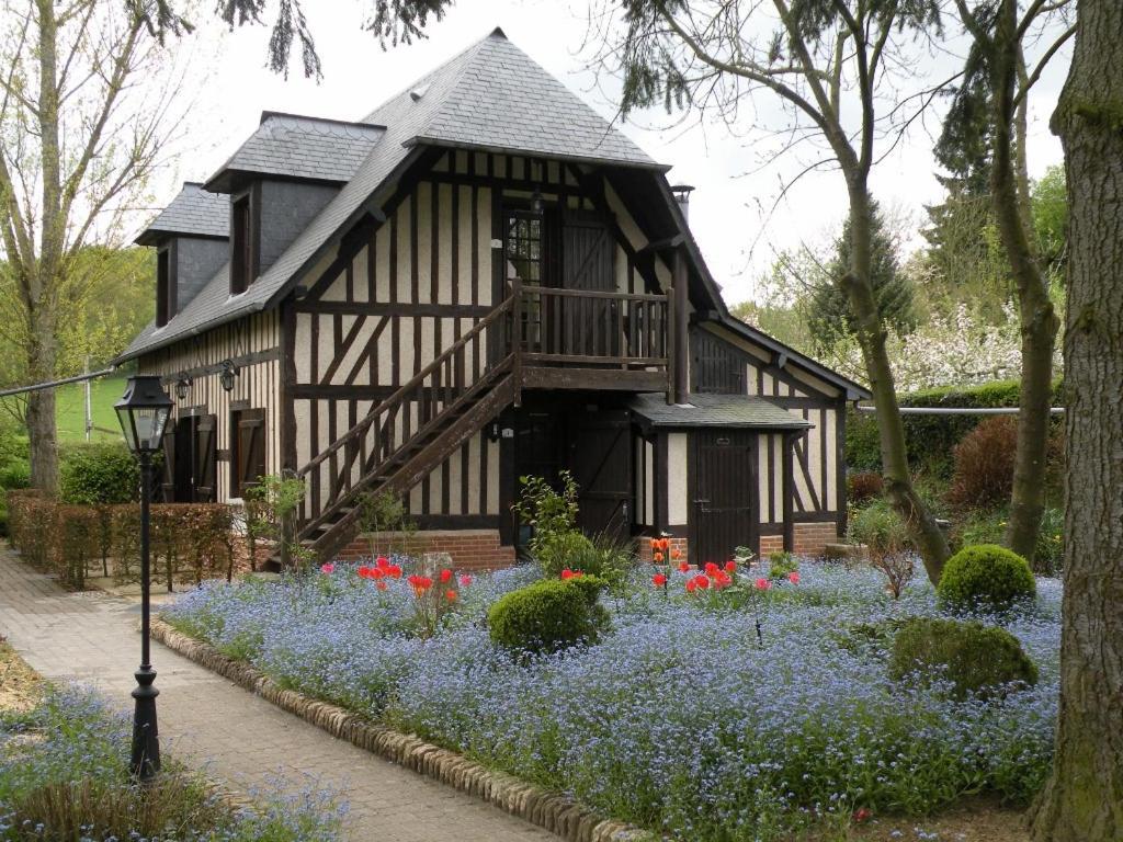 Auberge Du Val Au Cesne Saint-Clair-sur-les-Monts Eksteriør billede